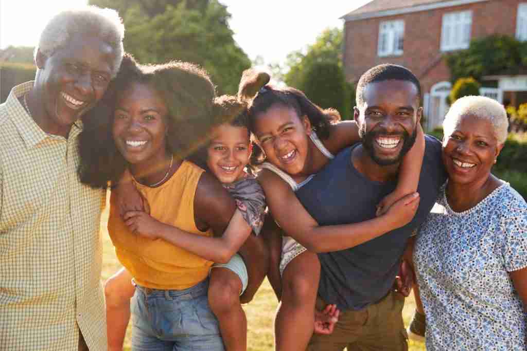 how to reverse risks of breast cancer is important if you have family history (image of a large family)