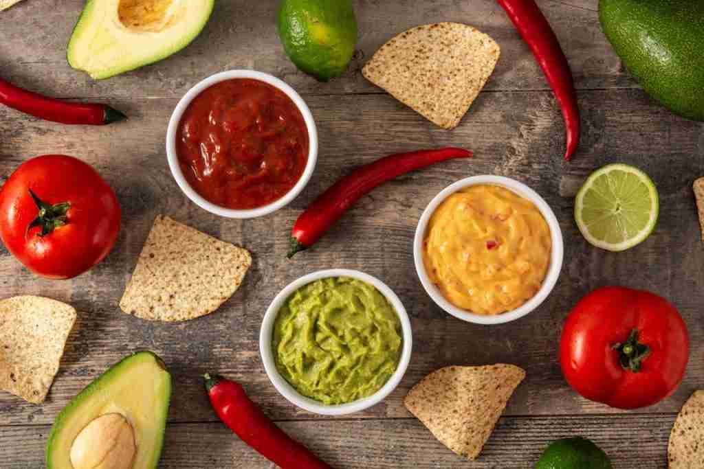 spicy foods and drinks trigger stomach ulcers